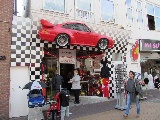 Un negozzio Ferrari in centro di Zandvoort
