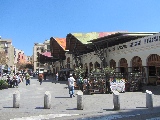 Tetti ondulati del mercato di Santa Catarina