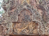 Un basso rilievo di un tempio di Banteay Srei