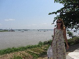 Vista sul fiume Mekong che attraversa Phnom Penh