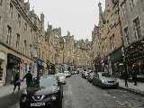 Una strada tipica della città vecchia di Edimburgo