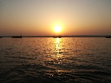Il sole sorge dal Gange