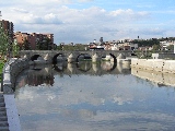 Ponte di Segovia si trova su fiume Manzanares a Madrid