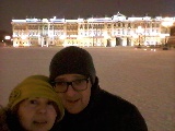 Selfi in Piazza del Palazzo, davanti all'Ermitage