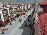 Vista dall'alta sulla parte vecchia della città di Lhasa, ben mantenuta