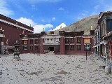 Il più antico monastero buddista in Tibet è Sakya
