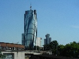 un grattacielo